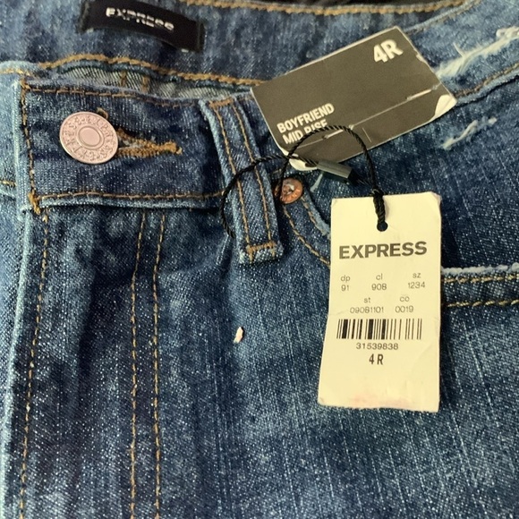 Express Mid Rise Boyfriend Jean- NWT - Picture 12 of 16